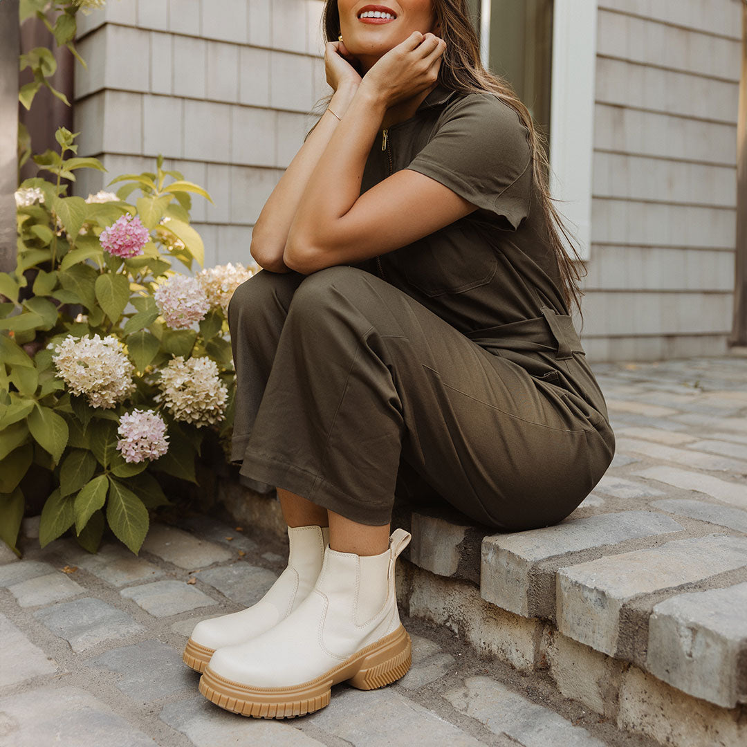 Sorel Ona Ave Chelsea Boot WP-Honey White, Gum - Albion Fit