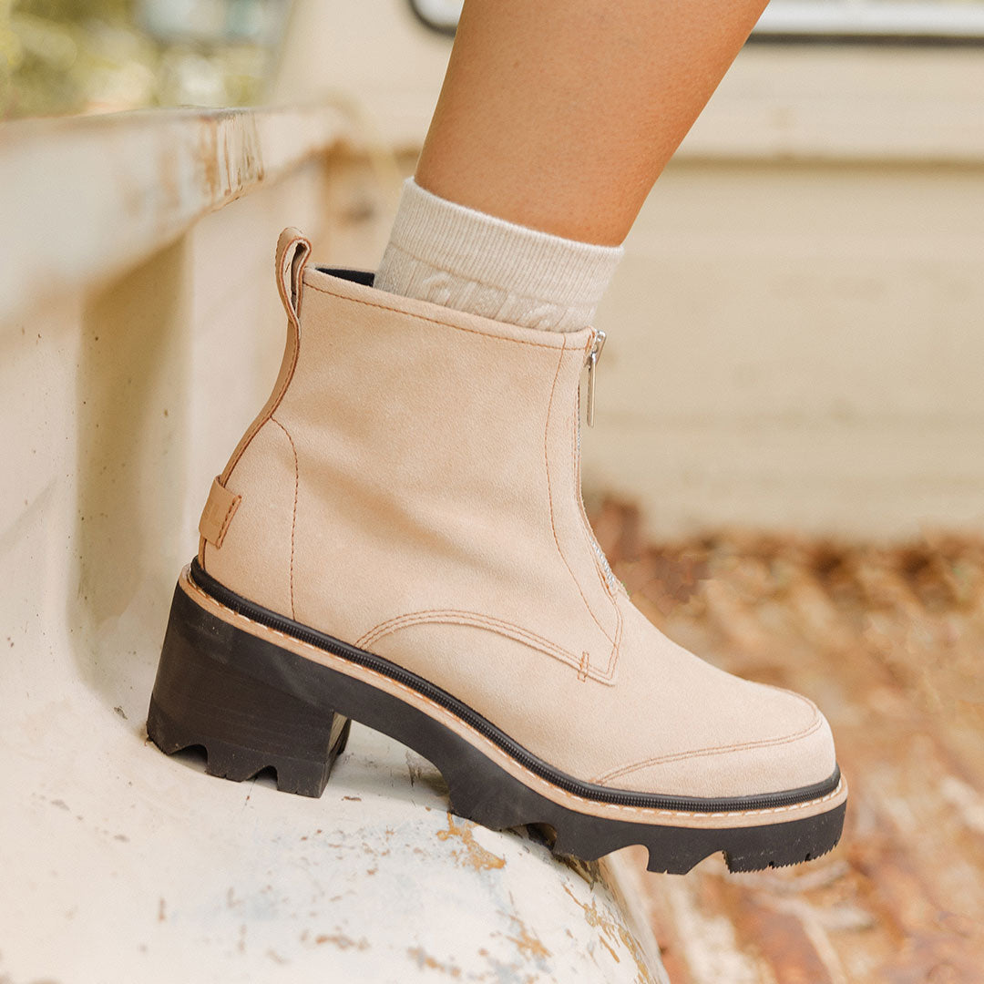 Sorel Joan Now Zip-Canoe, Black - Albion Fit