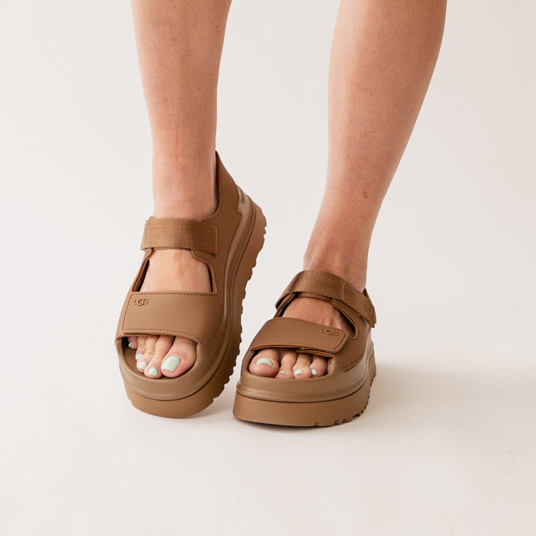 靴 UGG GoldenGlow Sandal UGG Goldenglow - Albion Fit
