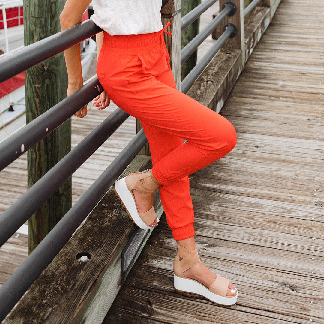 Destination Joggers, Poppy Albion