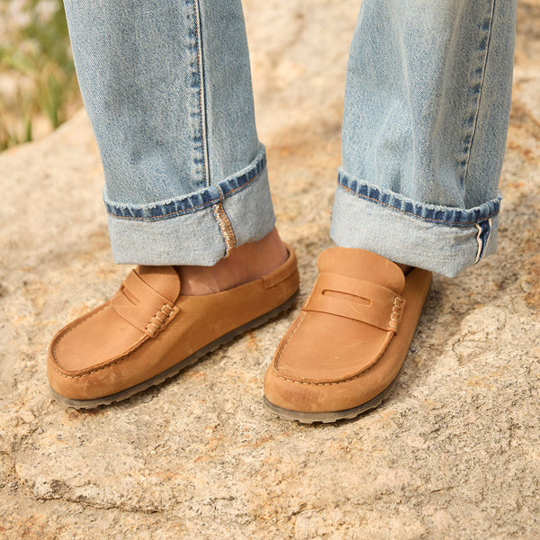 靴 BIRKENSTOCK NAPLES SUEDE LEATHER OILED Shop Brown Mens Naples Wrapped Oiled Leather Clogs – Shoebacca