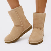 UGG Classic Short II, Sand