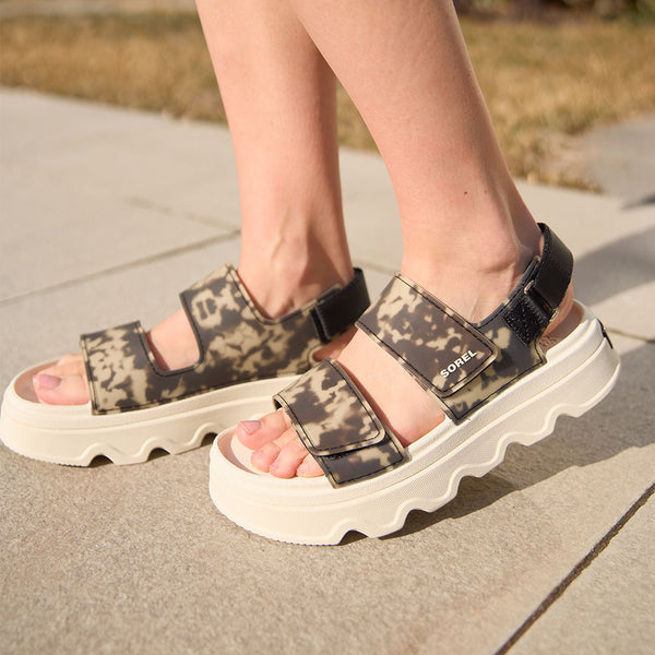Sorel Kinetic Sunchase Ankle Strap, Black/Chalk - Albion Fit