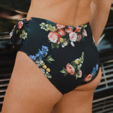 Simone Bottoms, Rose Black