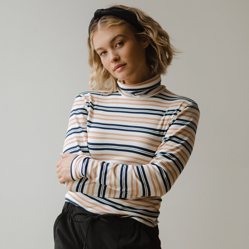 Striped long shop sleeve shirt turtleneck